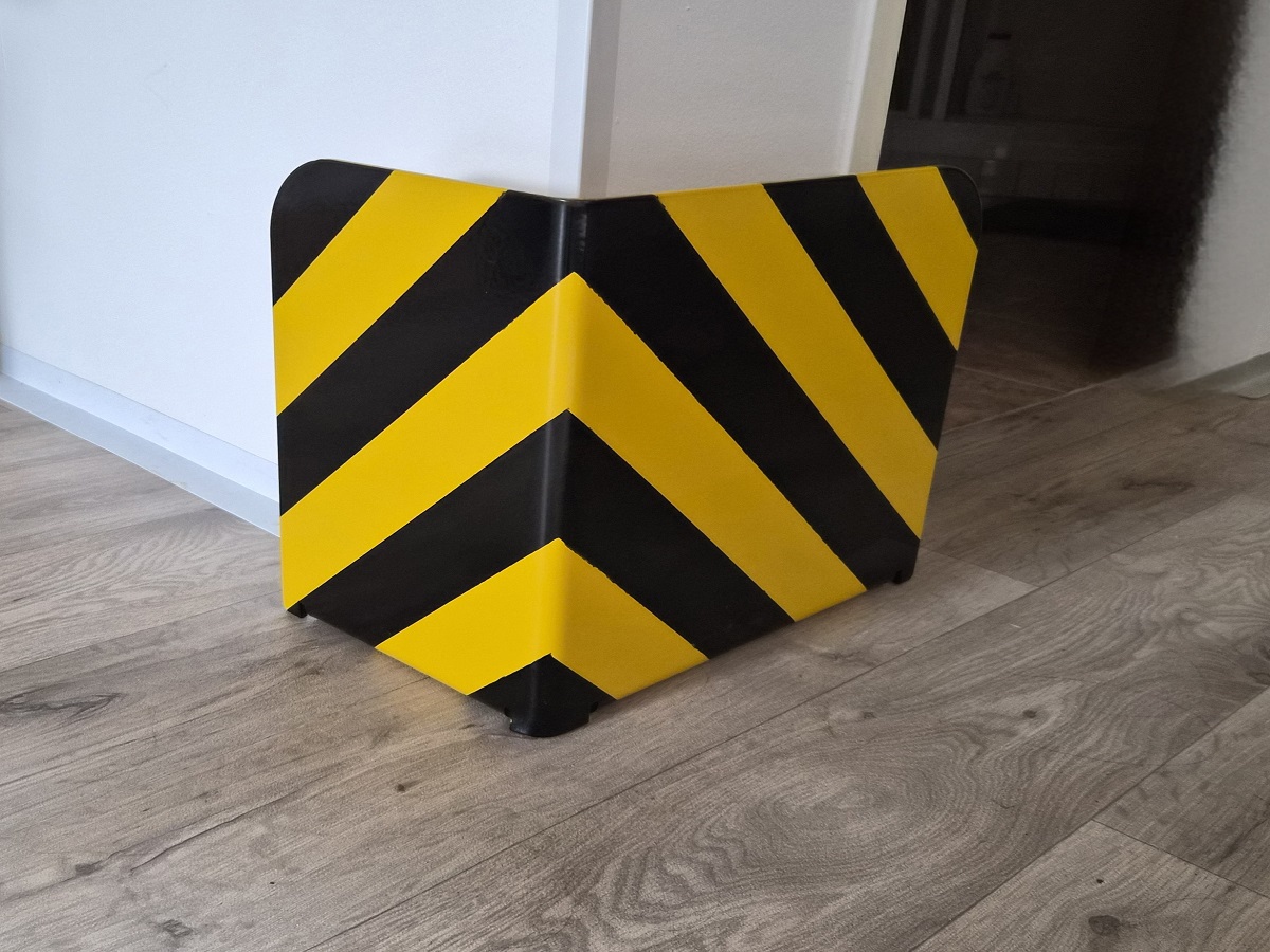 ocelová ochrana rohů pravá nebo levá