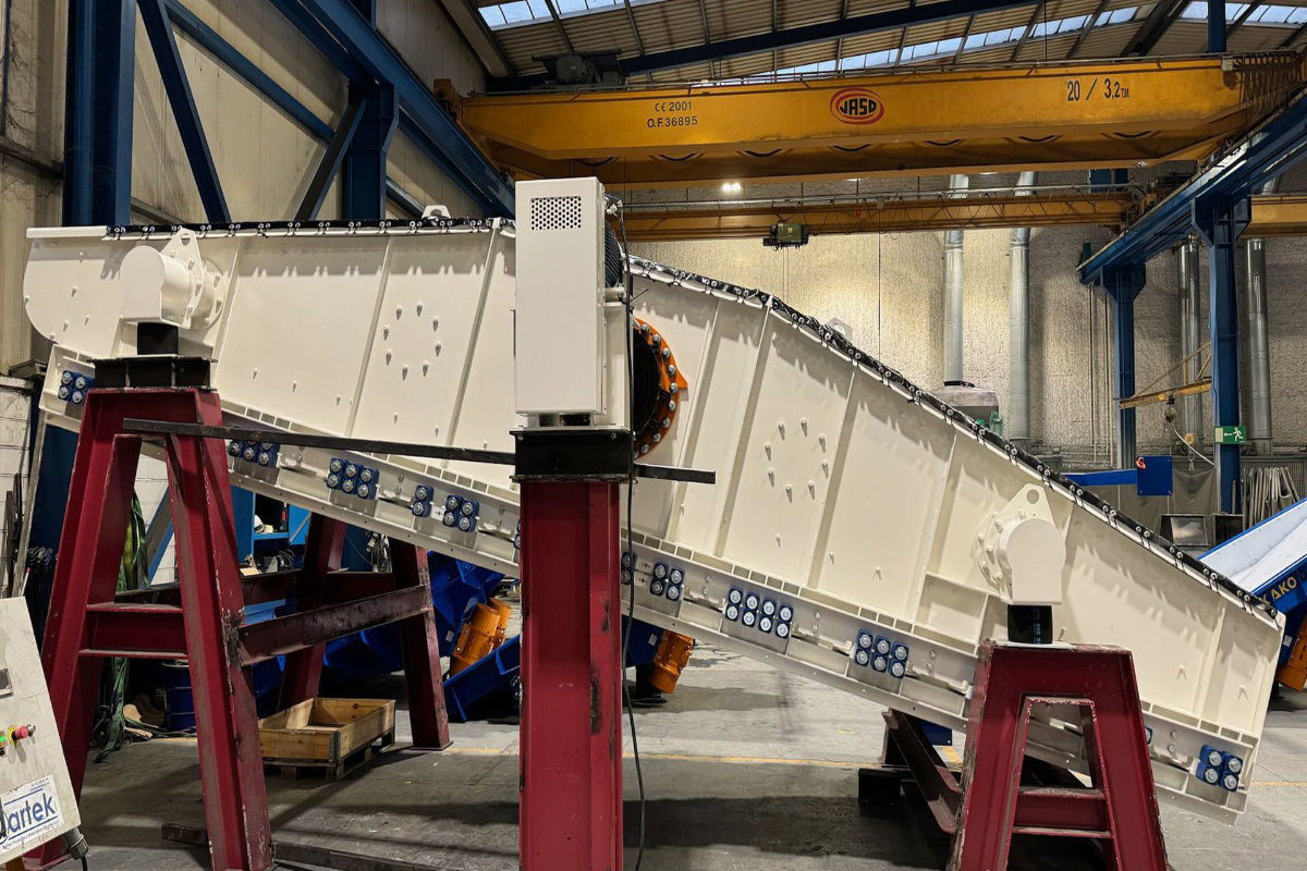 Flip-flow slider